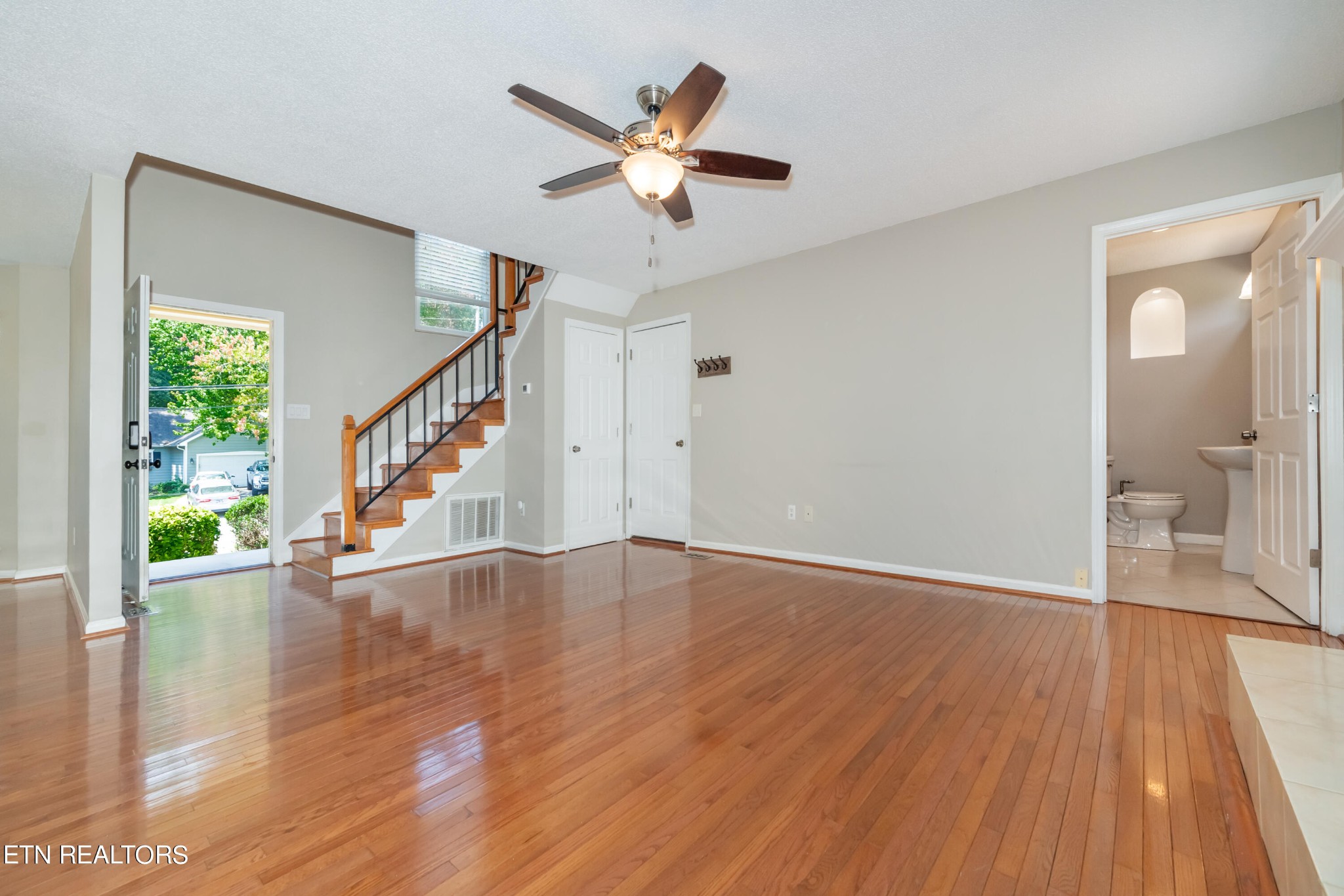 1404 Wenlock Road Knoxville, TN 37922 - Photo 3 of 41 Gallery Image 3