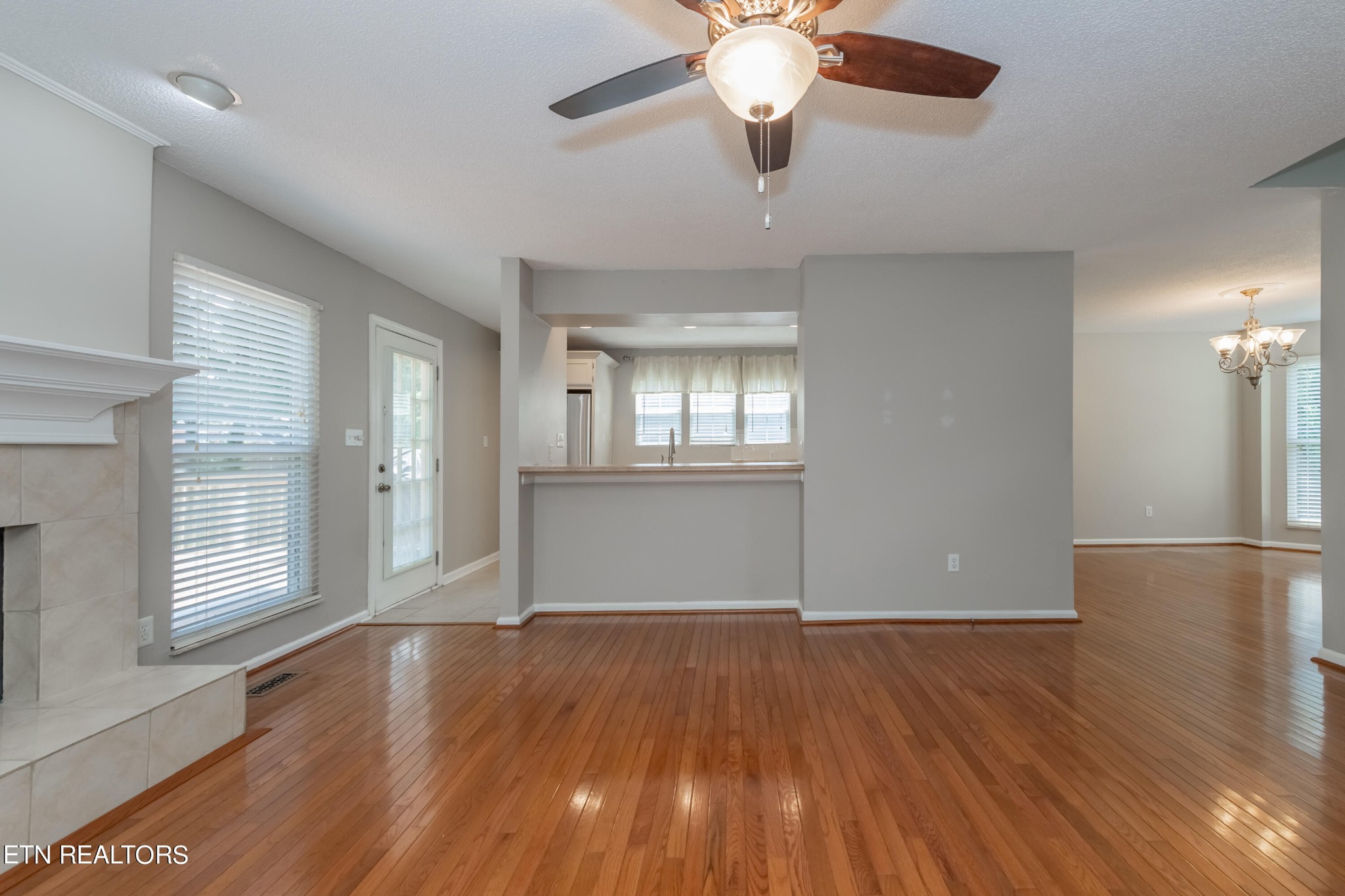 1404 Wenlock Road Knoxville, TN 37922 - Photo 7 of 41 Gallery Image 7