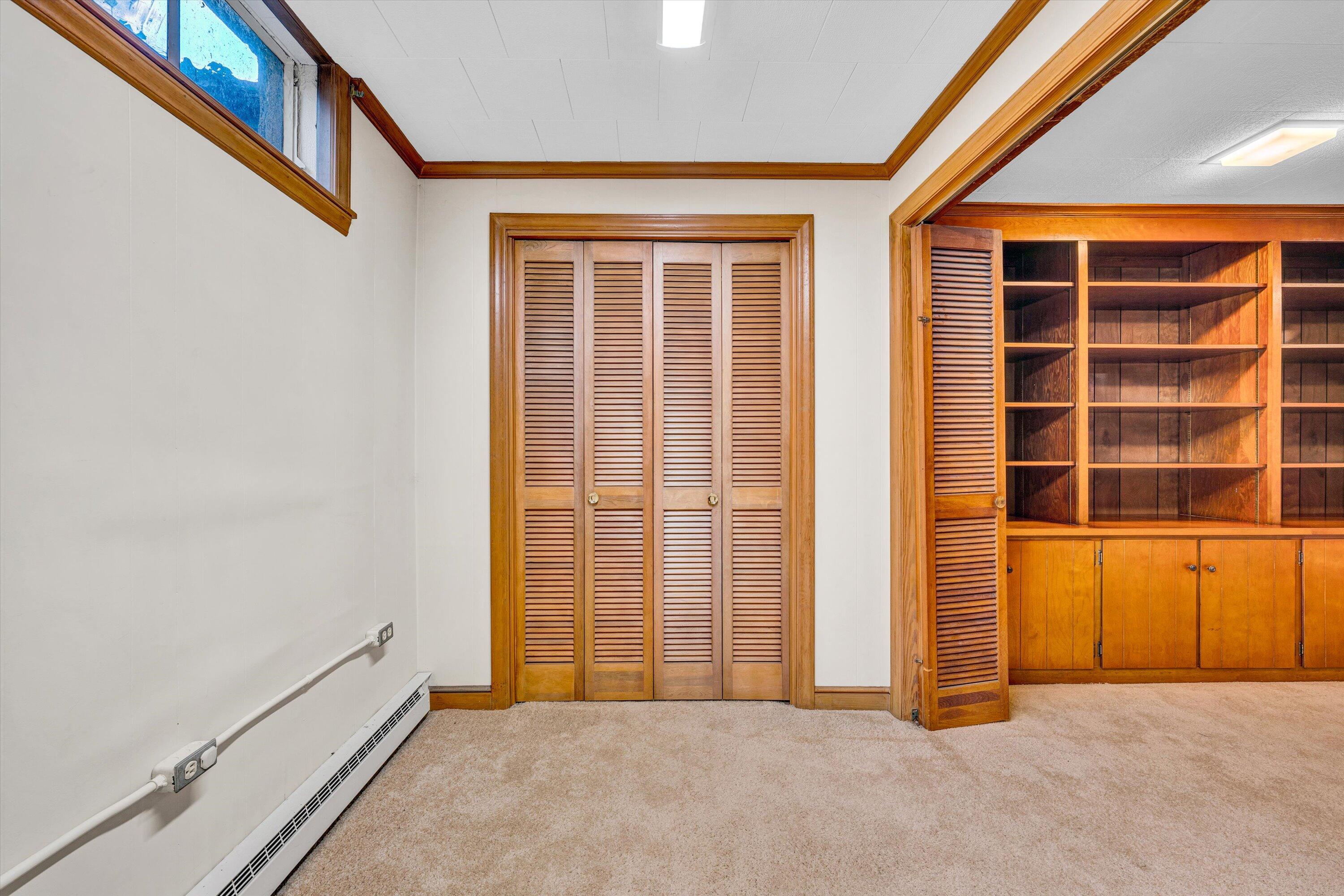 3008 Lofton Road Roanoke, VA 24018 - Photo 34 of 52 an empty room with windows