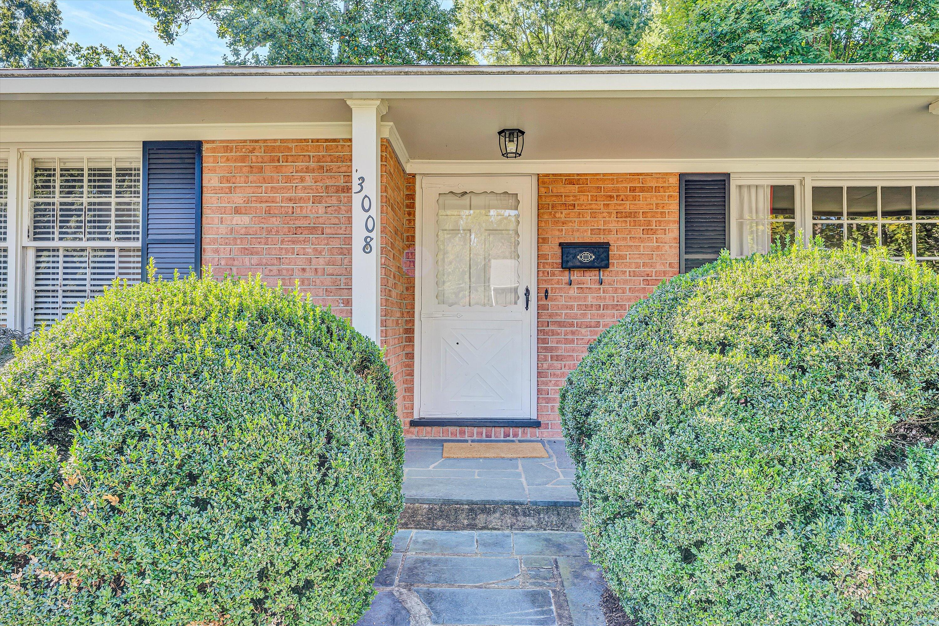 3008 Lofton Road Roanoke, VA 24018 - Photo 5 of 52 front view of a house with a yard