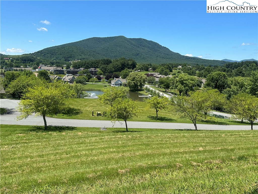 4 Olde Chater Circle Jefferson, NC 28640 - Photo 2 of 12