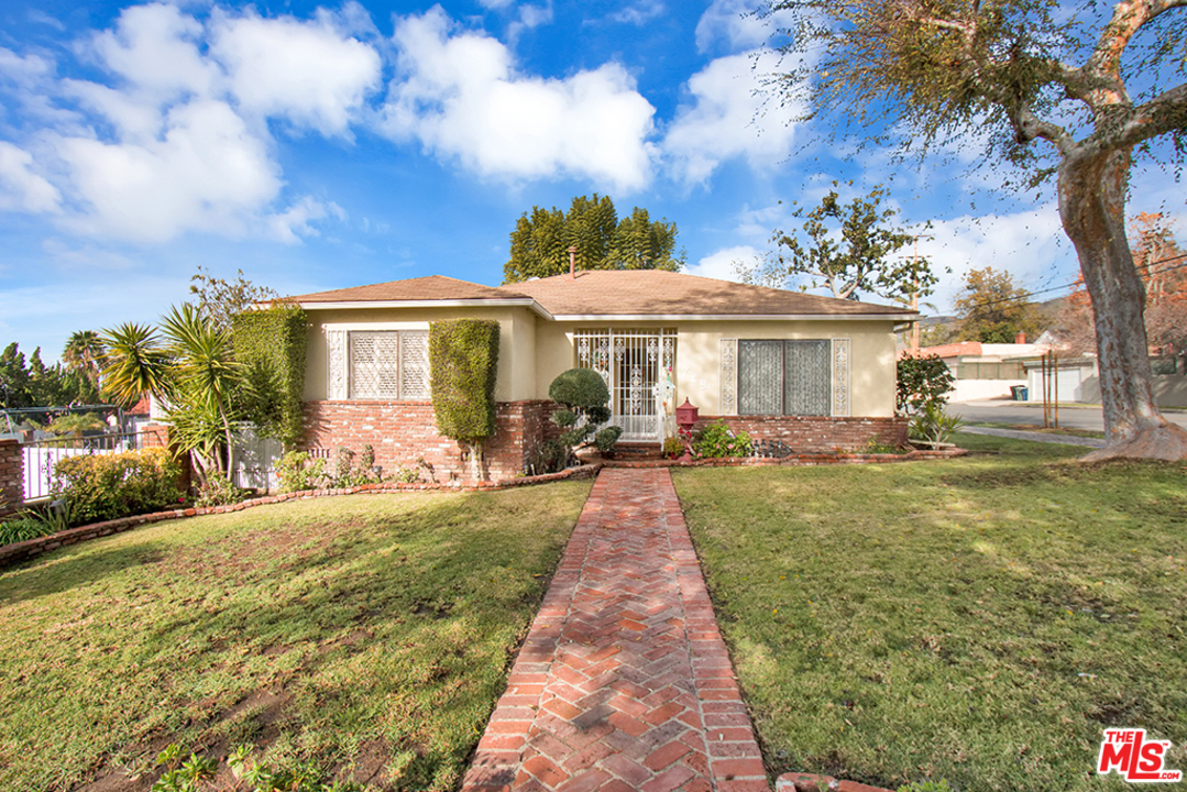 739 East Fairmount Road Burbank, CA 91501 - Photo 1 of 14