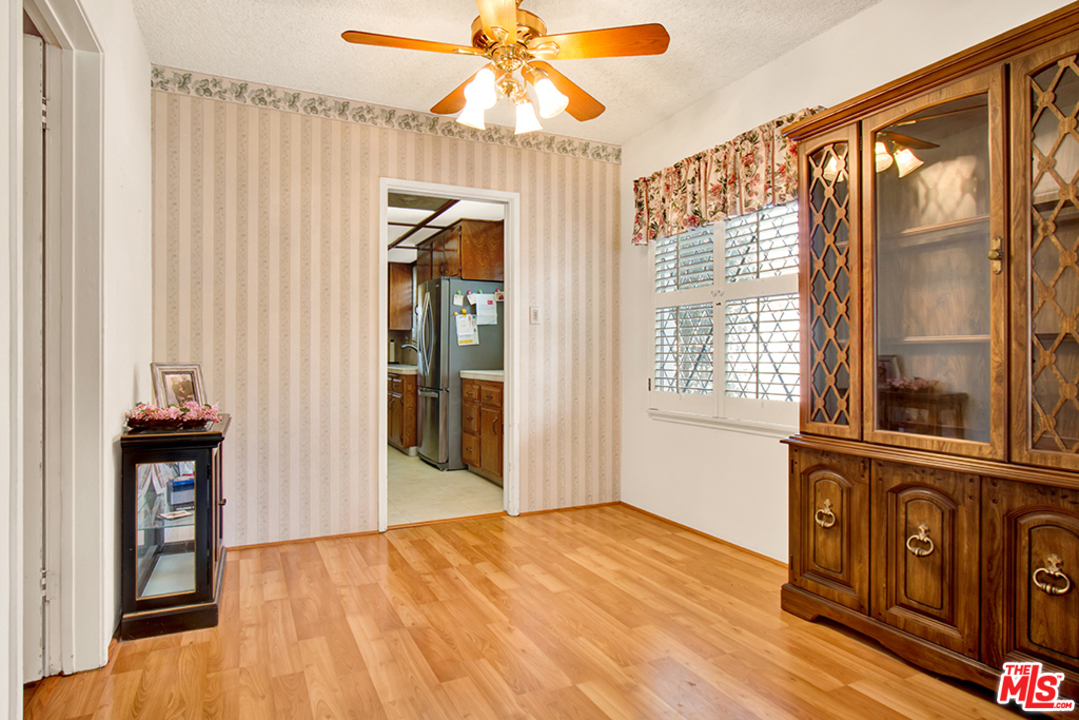 739 East Fairmount Road Burbank, CA 91501 - Photo 11 of 14