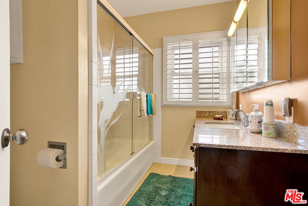739 East Fairmount Road Burbank, CA 91501 - Photo 4 of 14