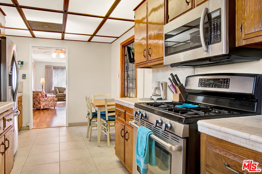 739 East Fairmount Road Burbank, CA 91501 - Photo 8 of 14