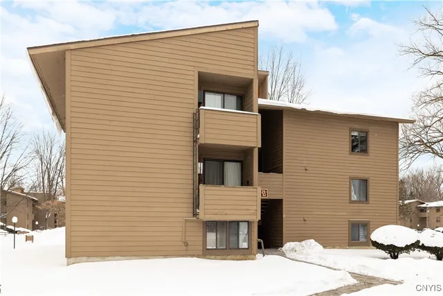 $159,900 | 32 Watertree Drive, De Witt, NY 13057