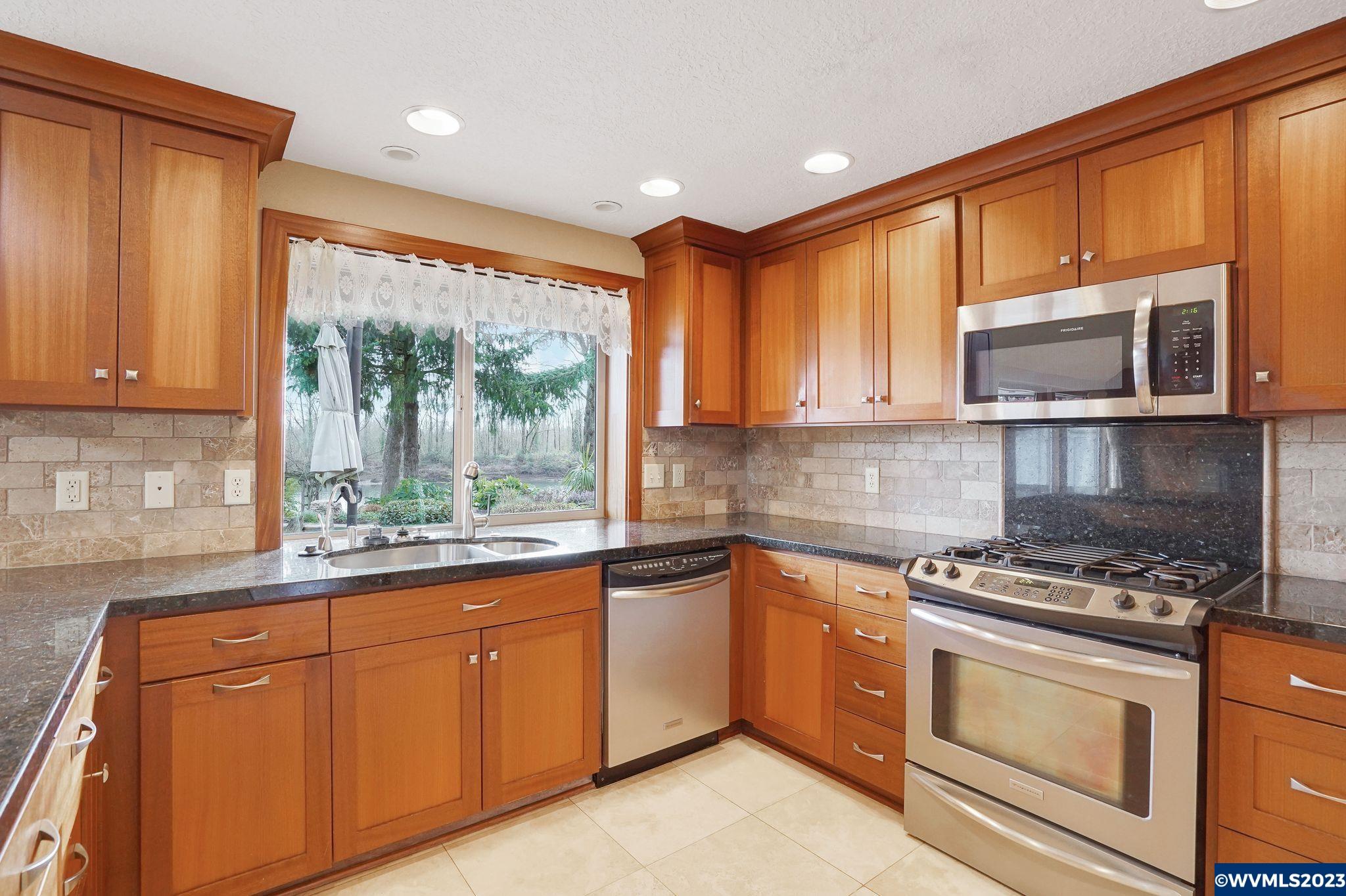 1310 Rafael Avenue North Keizer, OR 97303 - Photo 11 of 37 Gallery Image 11