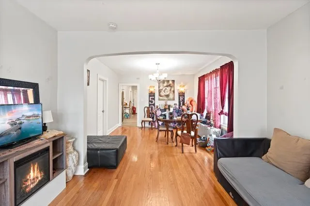 $1,500 | 6918 South Talman Avenue, Unit 2, Chicago, IL 60629