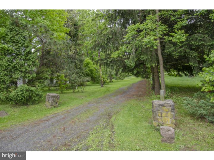 1534 Pughtown Road Phoenixville, PA 19460 - Photo 4 of 25 Driveway