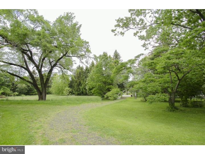 1534 Pughtown Road Phoenixville, PA 19460 - Photo 5 of 25 Driveway