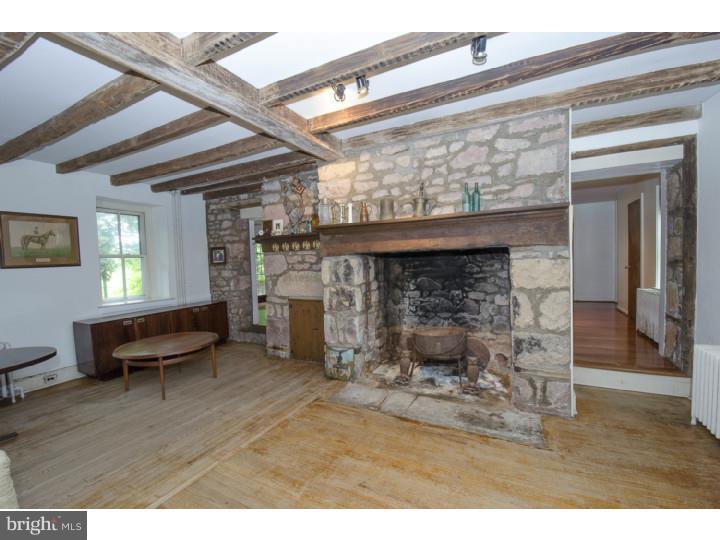 1534 Pughtown Road Phoenixville, PA 19460 - Photo 10 of 25 Living Room