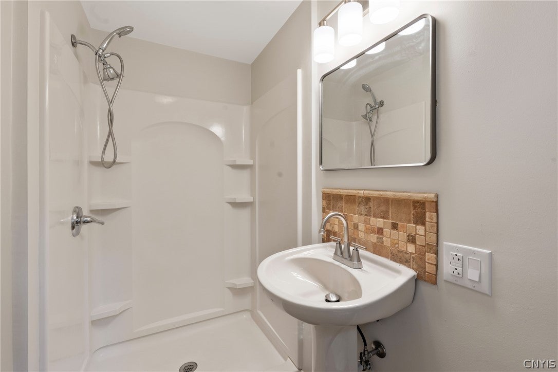 109 Old Powder Mill Road Fayetteville, NY 13066 - Photo 33 of 47 Gallery Image 33