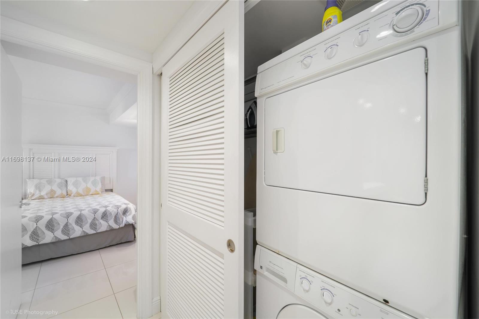 Key Biscayne Key Biscayne, FL 33149 - Photo 10 of 12 a utility room with dryer and washer