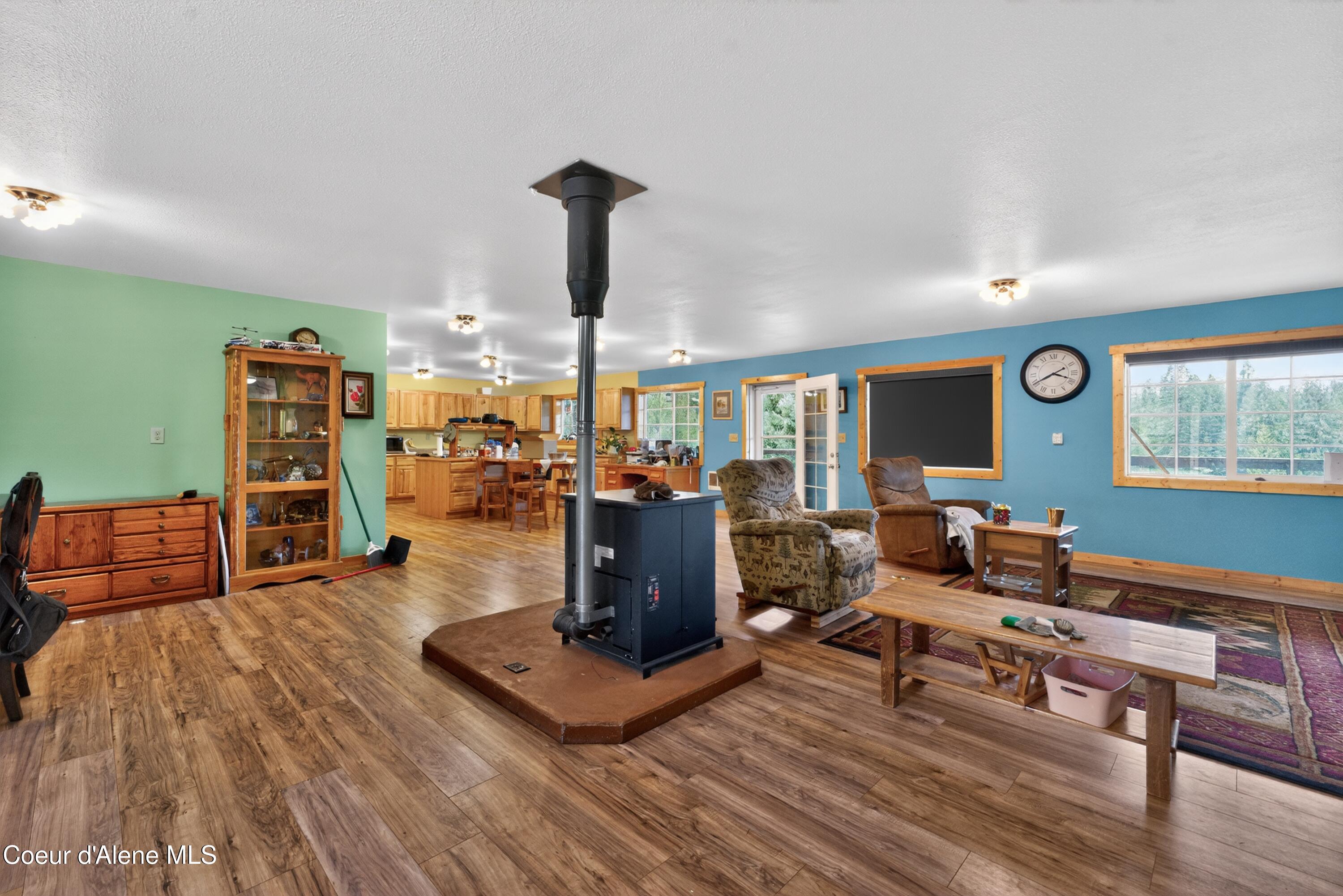 1025 Old Priest River Road Priest River, ID 83856 - Photo 16 of 33 15_1025_Old_Priest_River_Rd-Living_room-