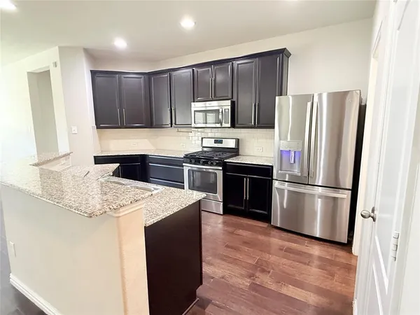 $2,300 | 1029 Bird Creek Drive, Little Elm, TX 75068