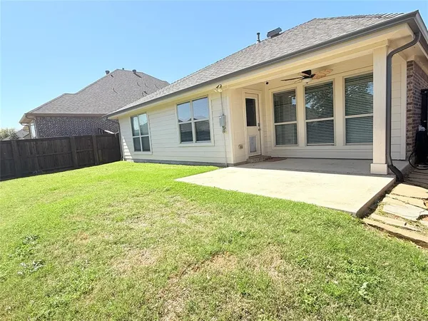 $2,300 | 1029 Bird Creek Drive, Little Elm, TX 75068