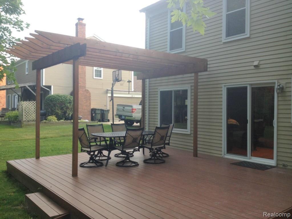 1378 West Fairview Lane Rochester, MI 48306 - Photo 20 of 25 IMG_1706.jpg
