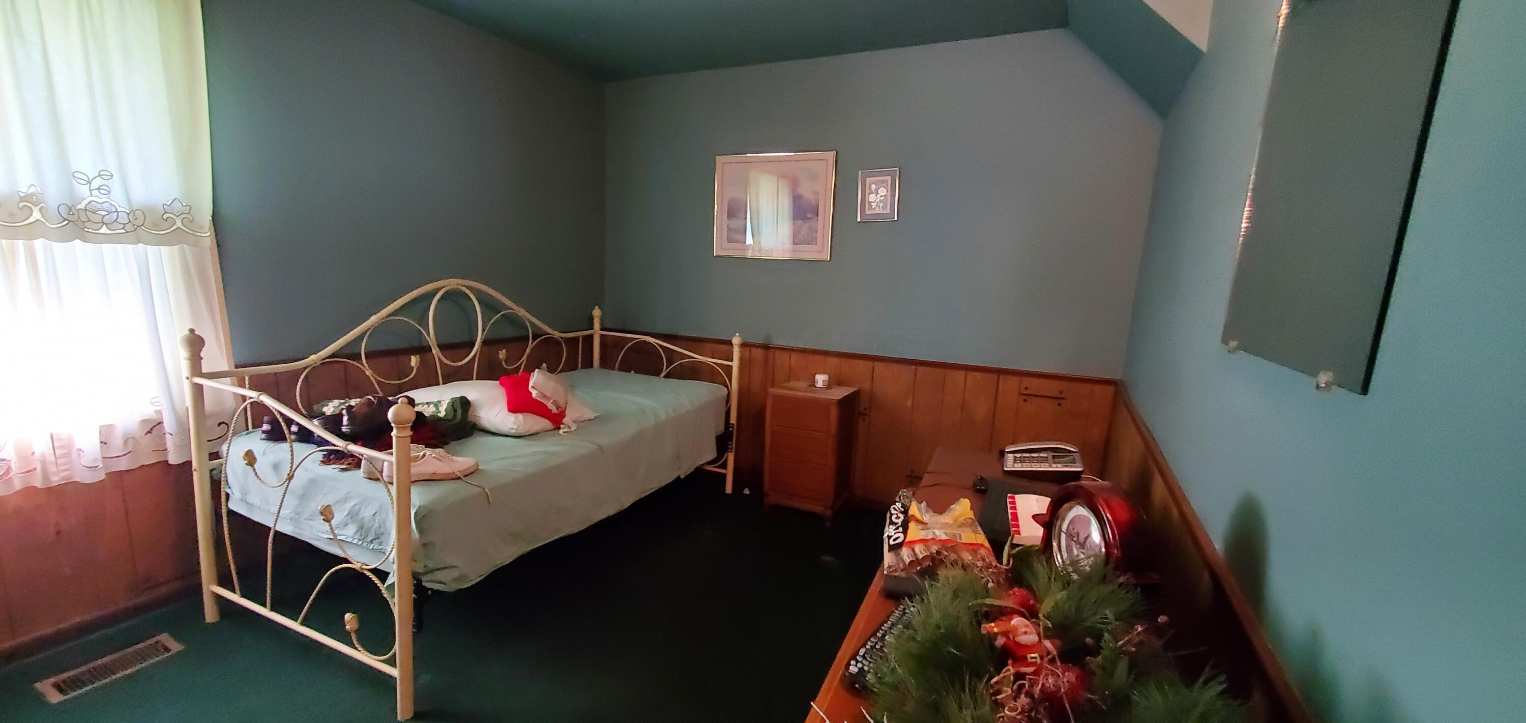 955 Lake Road Southeast Lancaster, OH 43130 - Photo 7 of 30 7.first floor bedroom
