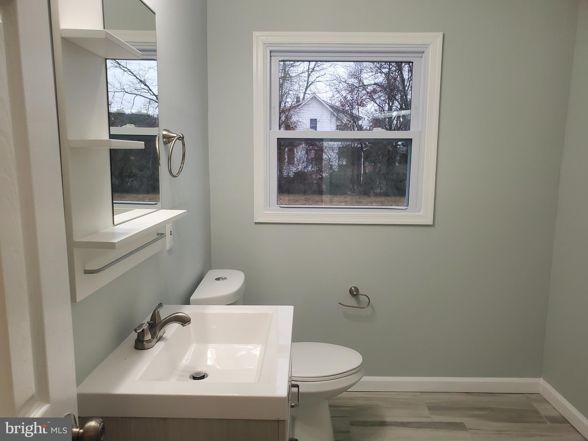 8136 Woodyard Road Clinton, MD 20735 - Photo 15 of 42 Hallway Bathroom