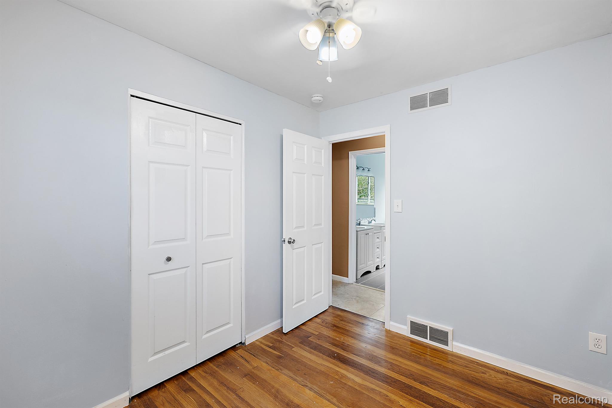32001 Schoenherr Road Warren, MI 48088 - Photo 17 of 27 Gallery Image 17