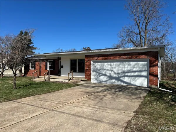 $259,000 | 509 East Washington Avenue, Owensville, MO 65066