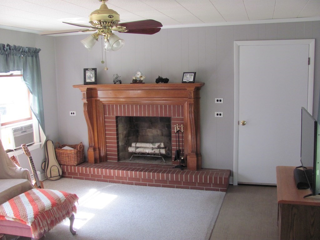 112 Gardner Road Winchendon, MA 01475 - Photo 4 of 33 Gallery Image 4