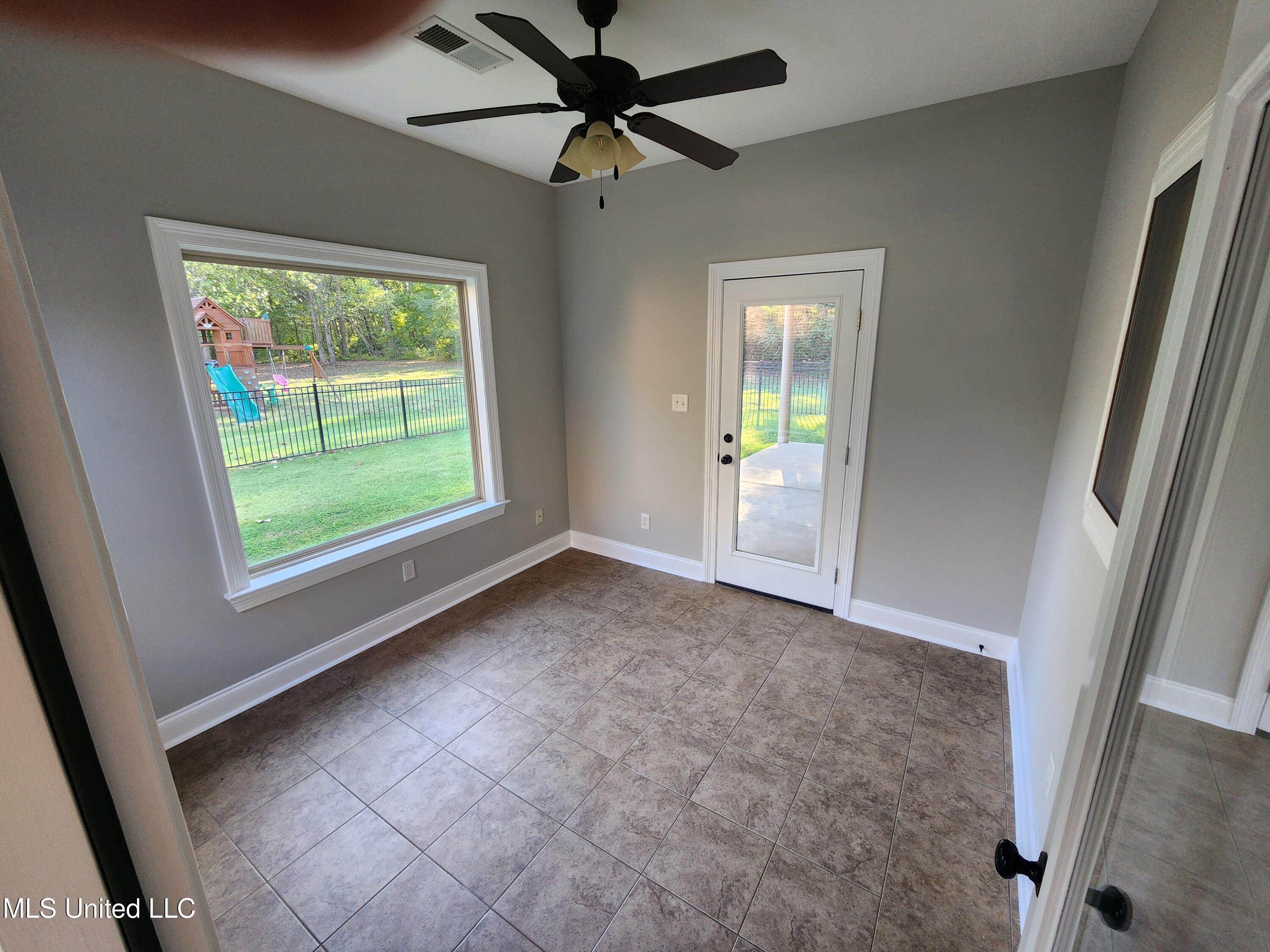 8107 Steven Henry Road Hernando, MS 38632 - Photo 8 of 43 20250928_164514