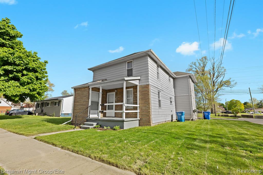 8206 Rivard Avenue Warren, MI 48089 - Photo 3 of 26