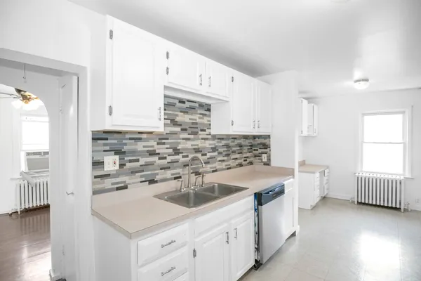 $2,700 | 235 North Ardmore Avenue, Villa Park, IL 60181