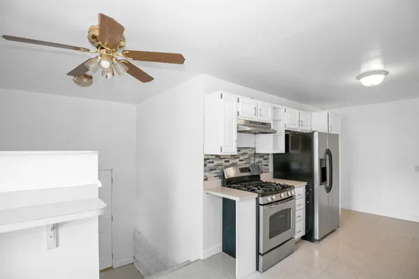 $2,700 | 235 North Ardmore Avenue, Villa Park, IL 60181