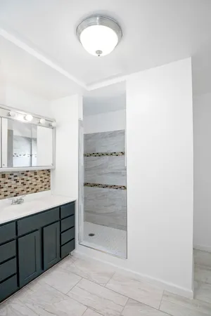 $2,700 | 235 North Ardmore Avenue, Villa Park, IL 60181