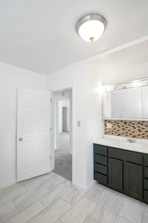 $2,700 | 235 North Ardmore Avenue, Villa Park, IL 60181