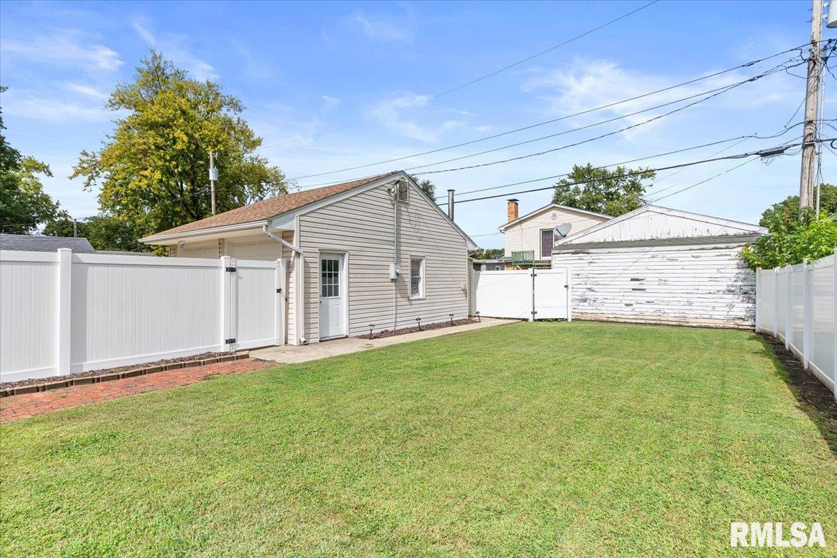 3041 East Trinity Avenue Springfield, IL 62702 - Photo 34 of 37 Gallery Image 34