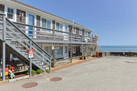 $759,000 | 147 Commercial Street, Unit UL7, Provincetown, MA 02657