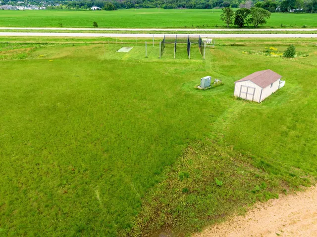 $876,000 | 1001 Commerce Drive West, Belle Plaine, MN 56011