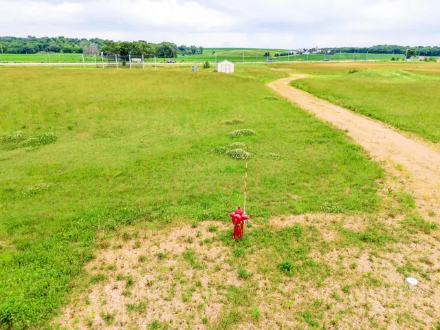 $876,000 | 1001 Commerce Drive West, Belle Plaine, MN 56011