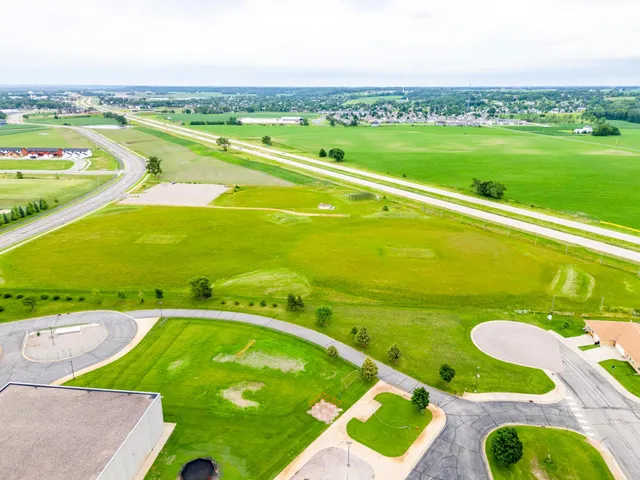 $876,000 | 1001 Commerce Drive West, Belle Plaine, MN 56011