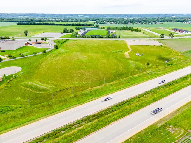 $876,000 | 1001 Commerce Drive West, Belle Plaine, MN 56011