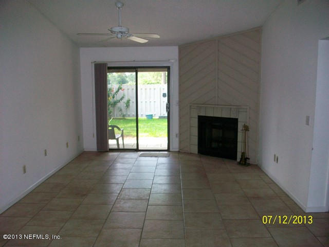 3801 Crown Point Road, Unit 1014 Jacksonville, FL 32257 - Photo 5 of 13 LR DR
