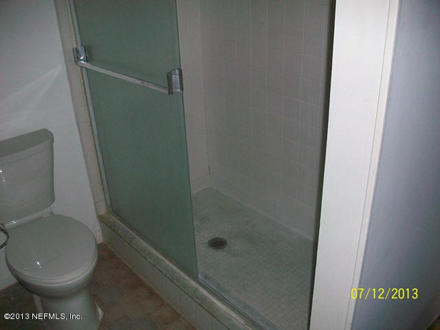 3801 Crown Point Road, Unit 1014 Jacksonville, FL 32257 - Photo 8 of 13 MBA Shower