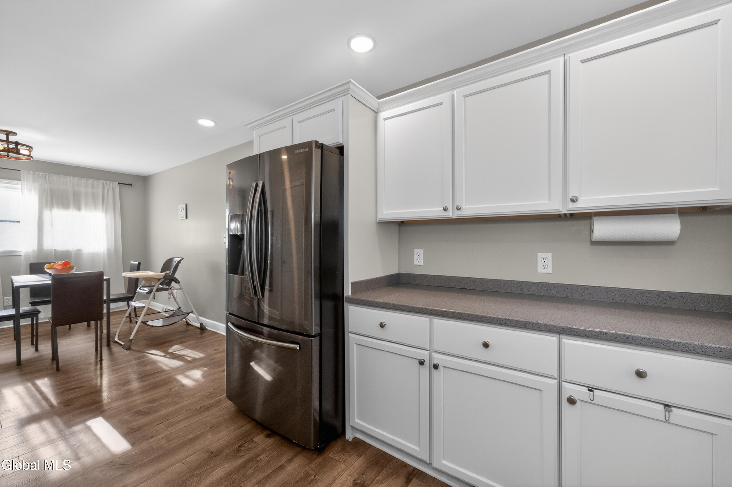 9 Mullen Drive Rotterdam, NY 12306 - Photo 12 of 44 2 Kitchen 7