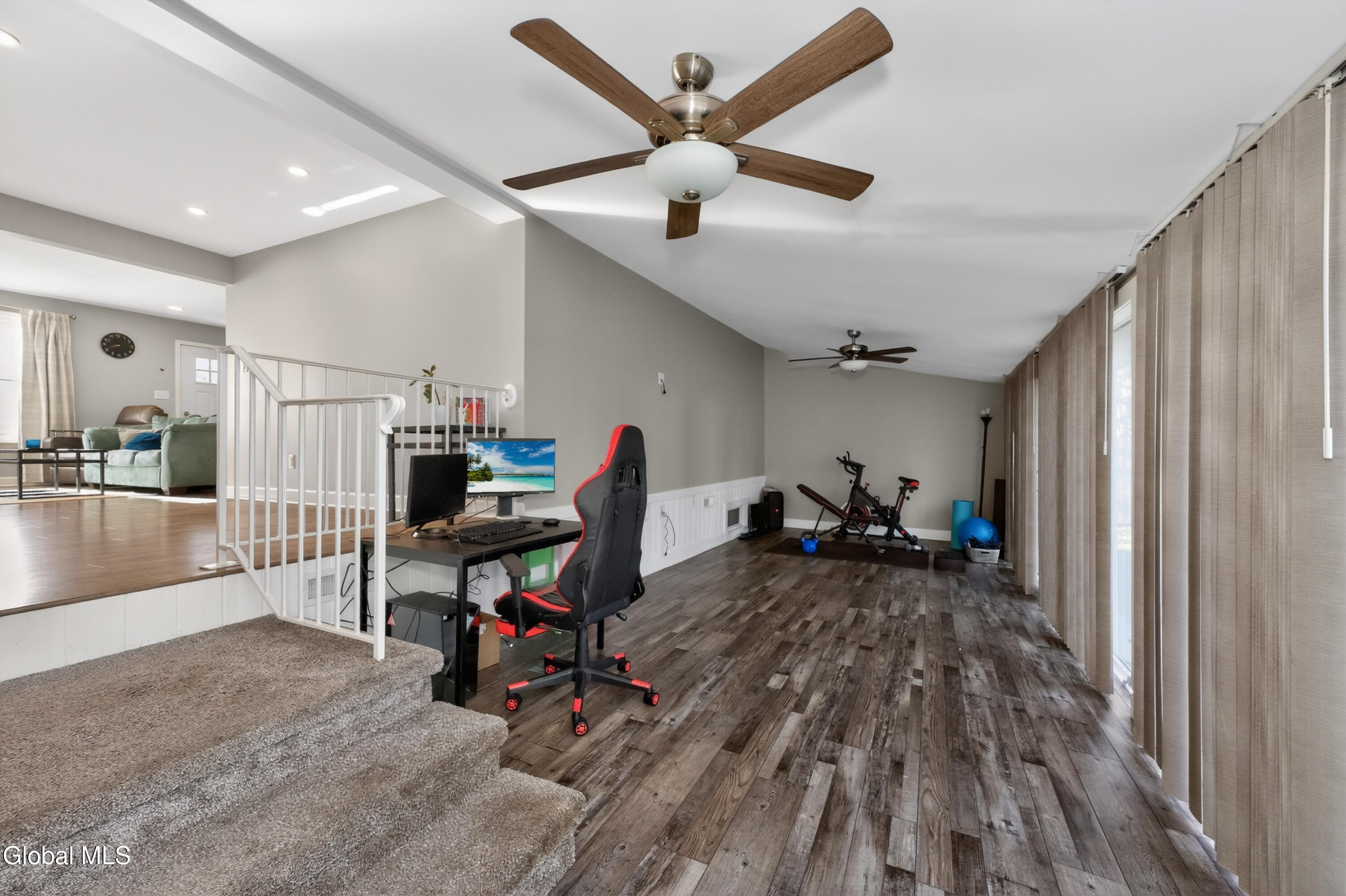 9 Mullen Drive Rotterdam, NY 12306 - Photo 16 of 44 3 Familyroom 2
