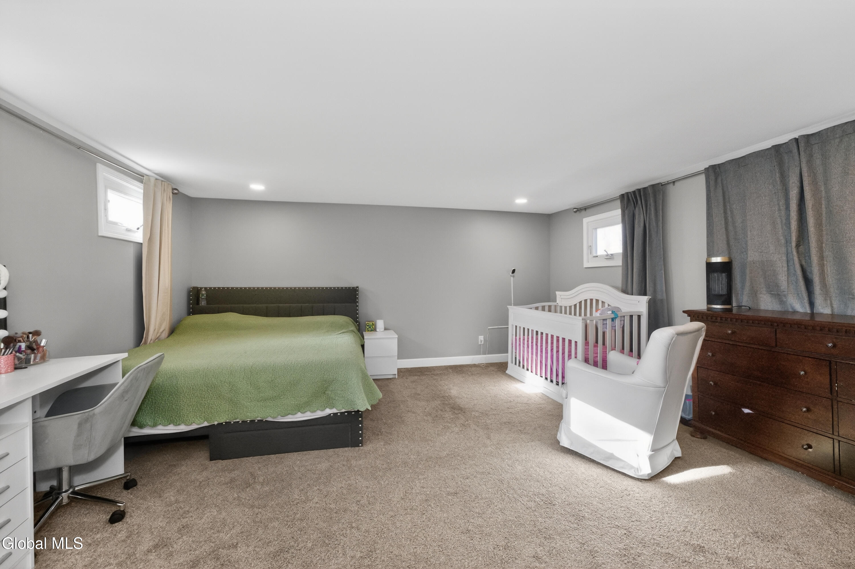 9 Mullen Drive Rotterdam, NY 12306 - Photo 19 of 44 6 Bedroom 1