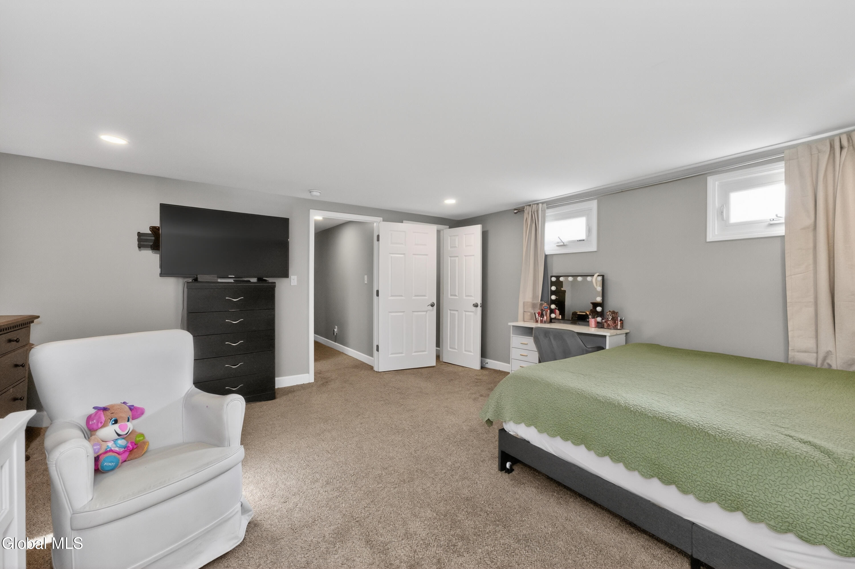 9 Mullen Drive Rotterdam, NY 12306 - Photo 20 of 44 6 Bedroom 2