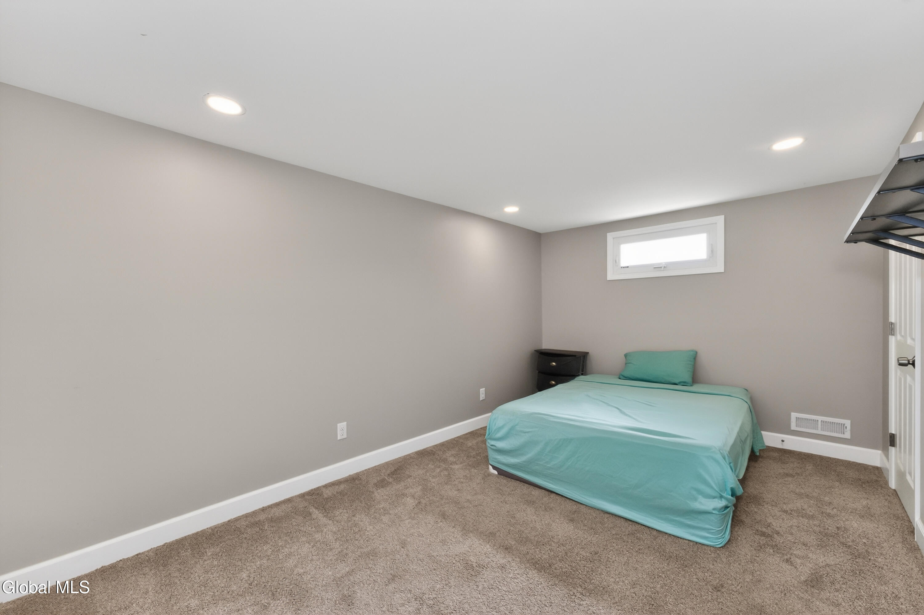 9 Mullen Drive Rotterdam, NY 12306 - Photo 22 of 44 6 Bedroom 4