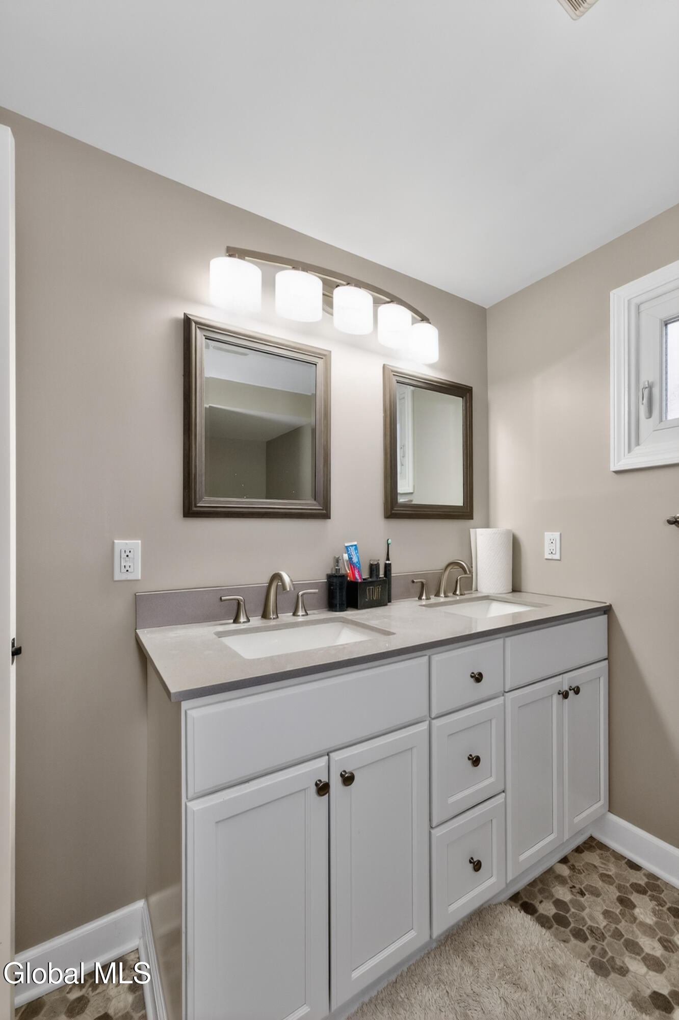 9 Mullen Drive Rotterdam, NY 12306 - Photo 25 of 44 7 Bathroom 1