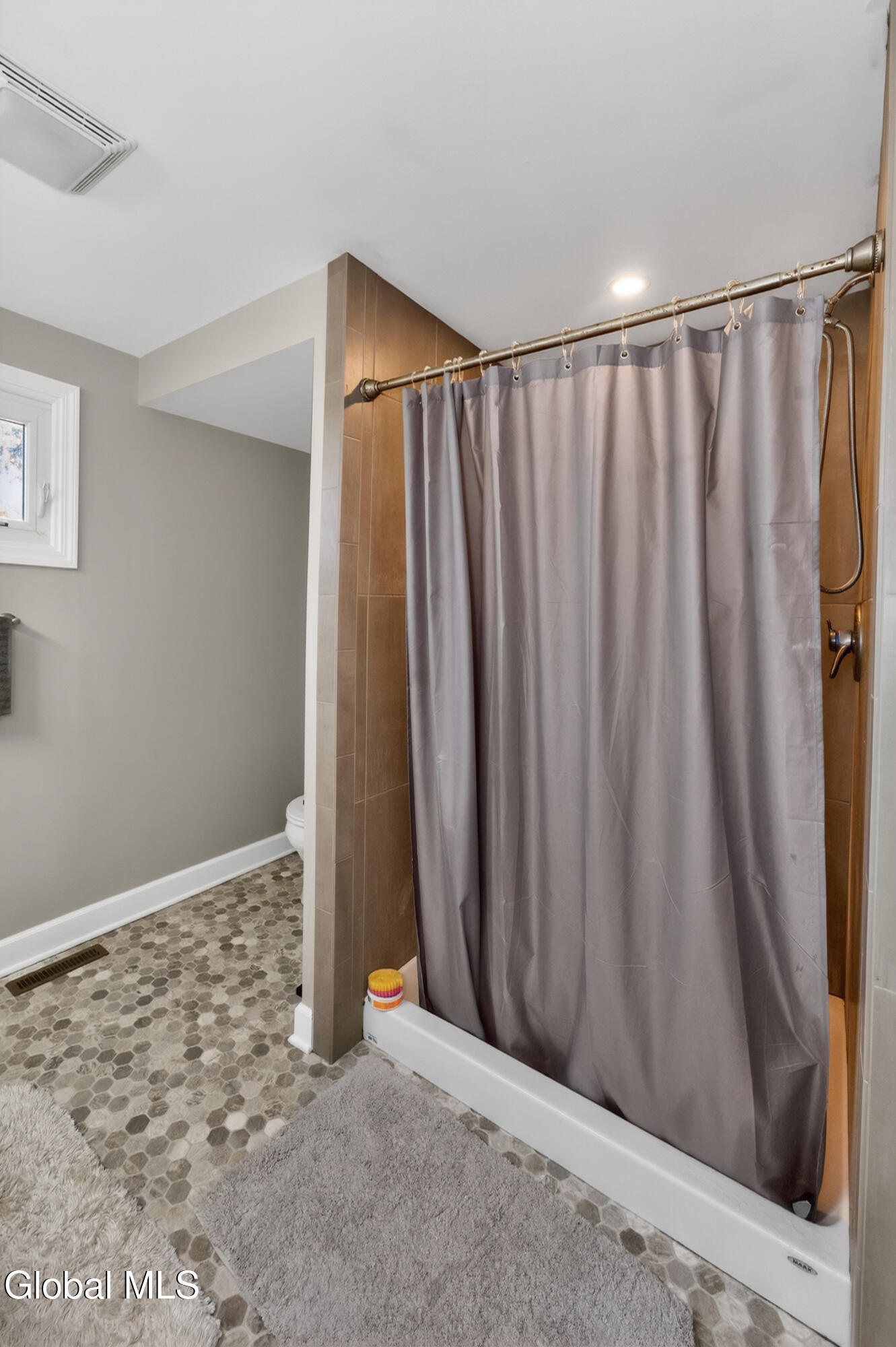 9 Mullen Drive Rotterdam, NY 12306 - Photo 26 of 44 7 Bathroom 2