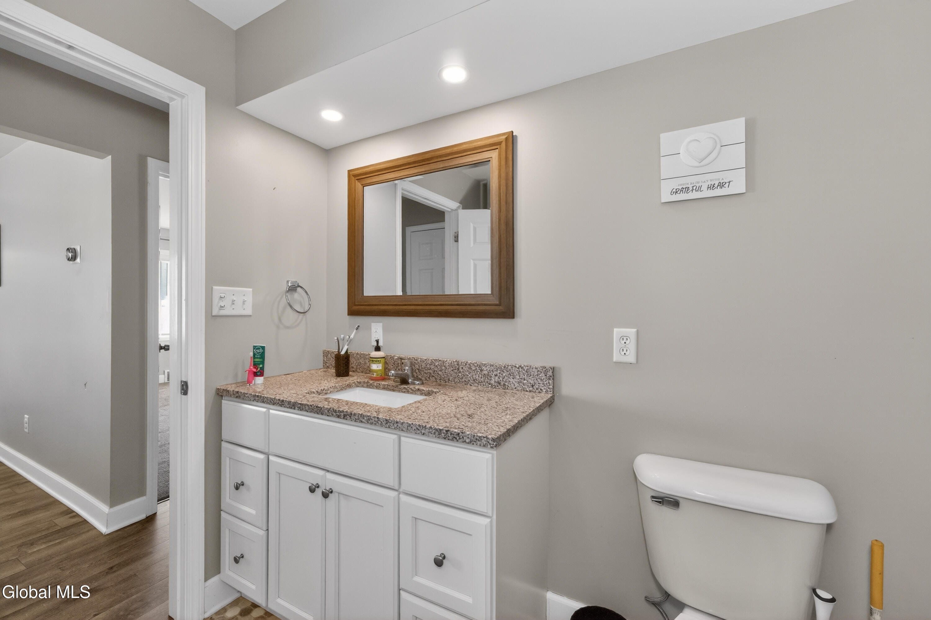 9 Mullen Drive Rotterdam, NY 12306 - Photo 27 of 44 5 Bathroom 1