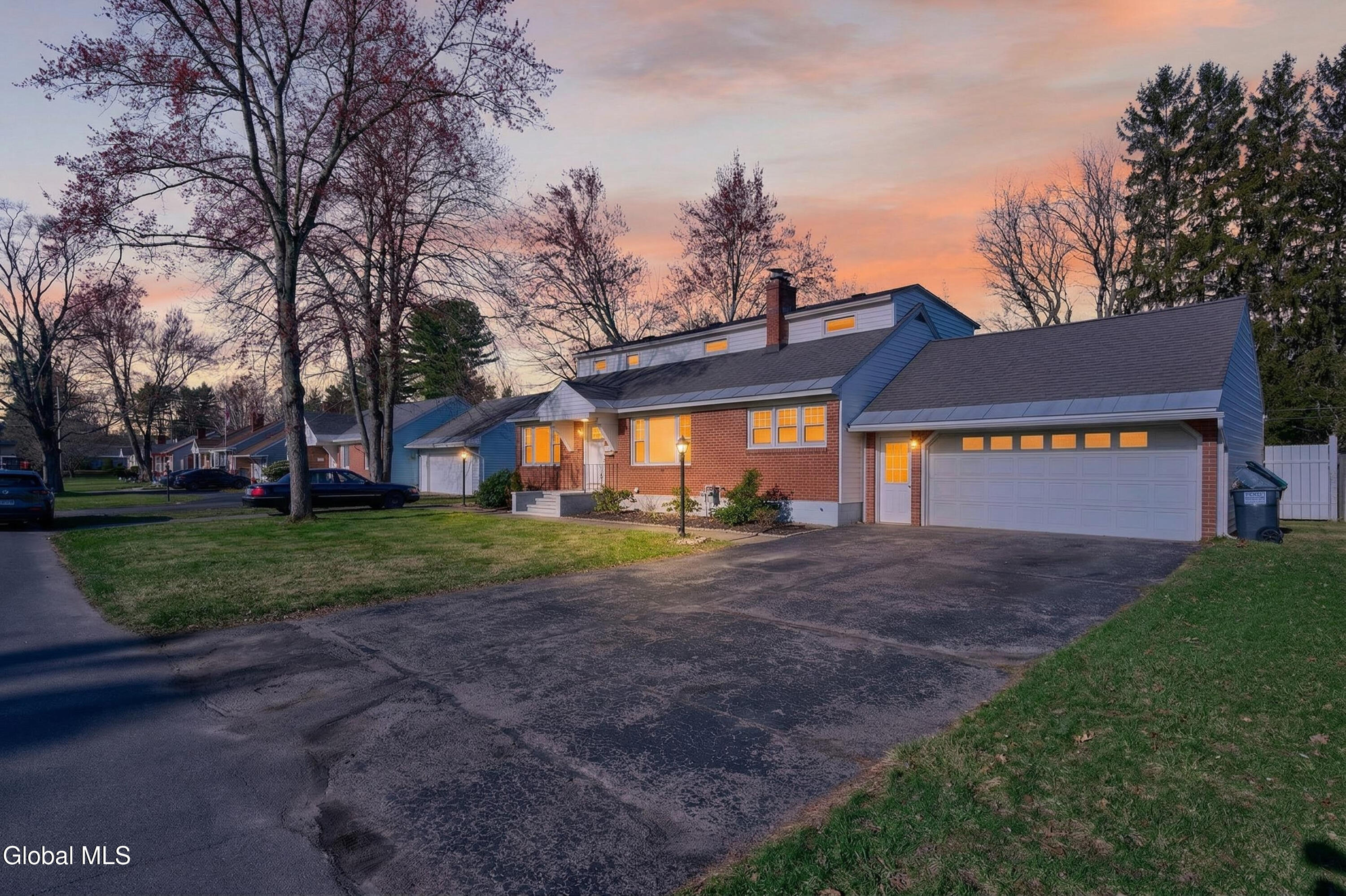 9 Mullen Drive Rotterdam, NY 12306 - Photo 4 of 44 0 Front 3twilight