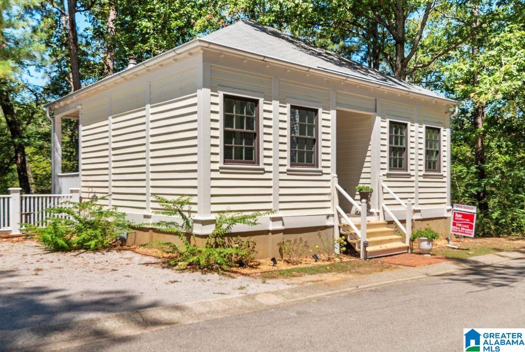 325 Ridge Drive Hayden, AL 35079 - Photo 2 of 23